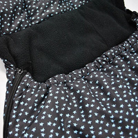 Couverture de poussette universelle chaude pour tout-petits, sac de couchage confortable pour bébé en plein air et doublure en polyester doux pour les voyages d'hiver