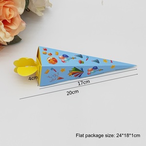 24 Scatole a Forma di Cono per Feste, 4 Design, Scatole per Dolcetti di Compleanno con Coperchi, Scatole Colorate in Carta per Caramelle e Regali, Mini Coni per Scuola - Product Image 2