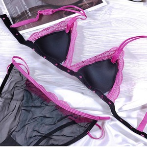 Conjunto de sujetador triangular sexy sin aros estilo francés para bustos pequeños, con finos detalles de encaje satinado, perfecto para chicas jóvenes. - Product Image 2