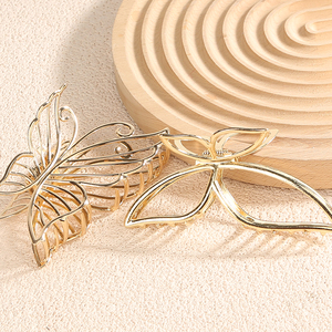Pince à cheveux de luxe en métal doré, grande pince requin, accessoire simple pour l'arrière de la tête, pour femmes, vente en gros - Product Image 4