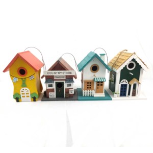 Maison à oiseaux suspendue en bois pour l'extérieur, décorative, adaptée à toutes les saisons, vente en gros - Product Image 3