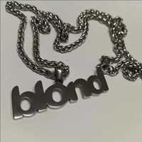 A123 Blond Pendentif Collier Nouveau Hot-Selling En Acier Inoxydable Lettre Colliers À La Mode Cool À La Mode Personnalisé Chandail Chaîne