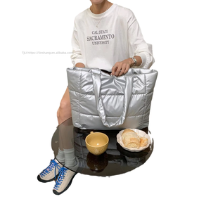 Sac fourre-tout classique d'hiver pour femme, rembourrage en coton doux, fermeture éclair, portable, à porter à la main ou à l'épaule, style matelassé, résistant à l'eau, Tanjing - Product Image 1