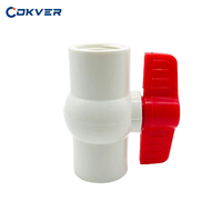 Vanne à boisseau sphérique UPVC COKVER durable, résistante au chlore, à raccordement à bride pour applications industrielles à haute pression d'eau