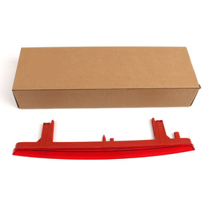 Luz de Freno Superior Roja 12V para Audi Q7 A4B9 Avant 4M0945097 M155V - Product Image 4