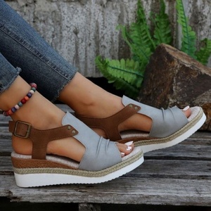 Sandales d'été pour femmes, plates, à plateforme, à bout ouvert, style décontracté, à enfiler, dessus en PU, tendance mode printemps - Product Image 3