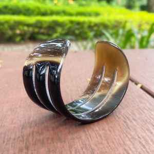 กำไลเขาควาย งานฝีมือธรรมชาติ เครื่องประดับทำมือสำหรับผู้หญิง เครื่องประดับตกแต่งสไตล์วัฒนธรรม แฟชั่น และเป็นมิตรกับสิ่งแวดล้อม - Product Image 2