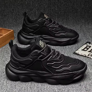 รองเท้าวิ่งแฟชั่นแบบผูกเชือก พื้นรองเท้า EVA ระบายอากาศได้ดี รุ่นปี 2025 ขายส่งจากโรงงาน ราคาดี MOQ ต่ำ รับผลิตตามแบบ สีดำ - Product Image 4