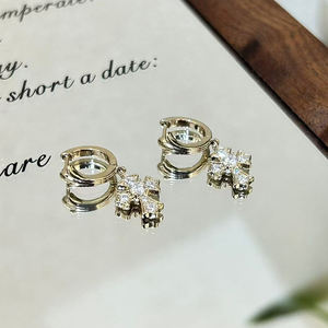 Серьги-кольца на ухо с позолотой, осенне-зимние, с кружевом и бантом, толстые, с золотым покрытием - Product Image 3