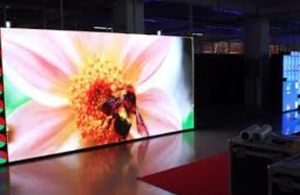 Pantalla LED para Exteriores, Resolución 4K, Brillo de 7000 cd, IP65 Impermeable, Montaje en Pared, Color Plateado - Product Image 2