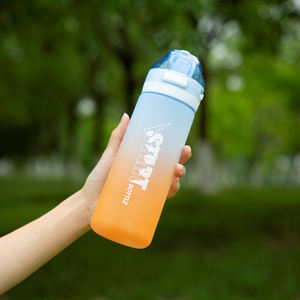 Taille moyenne Nouveau revêtement en caoutchouc <span class=keywords><strong>plastique</strong></span> sans BPA 22OZ 650ML <span class=keywords><strong>casier</strong></span> étanche <span class=keywords><strong>Bouteille</strong></span> d'eau de sport de motivation - Product Image 6