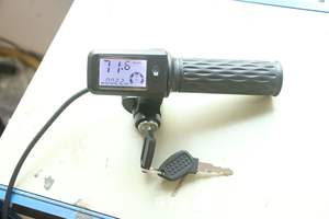 Ensemble de commande d'accélérateur de <span class=keywords><strong>scooter</strong></span> électrique avec écran LCD, ABS, couleur noire, six/huit broches (compatible universellement avec les vélos électriques, les motos, les scooters) - Product Image 6