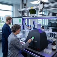 Analyseur d'imagerie TLC ZY-2KU avec calcul automatique de la fréquence radiofréquence et boîte noire scellée pour les tests de contrôle qualité des médicaments et des aliments