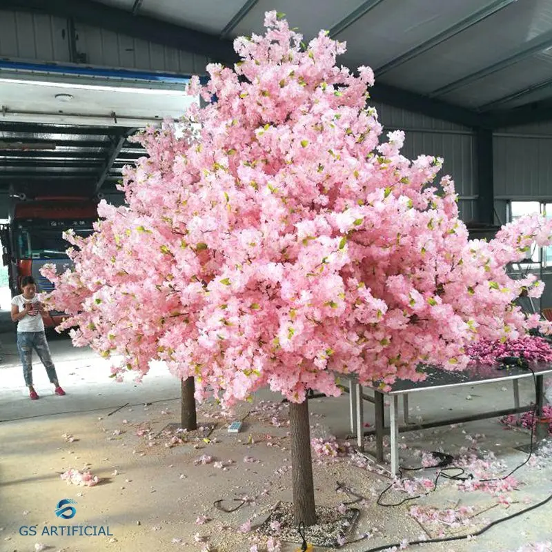 Árbol artificial grande personalizado, flor de cerezo, planta de imitación de aterrizaje grande, árboles artificiales gigantes de alta simulación para decoración al aire libre