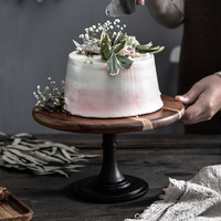 Support à gâteau en bois avec design de style européen pour mariage et présentation de desserts