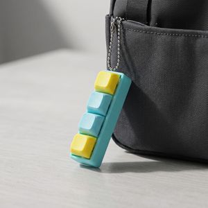 Porte-clés personnalisé en forme de bouton 3D imprimé, modèle 690, jouet de décompression, figurines d'anime à collectionner, avec clic sonore - Product Image 2
