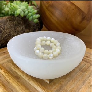 Giá Bán buôn tinh thể tự nhiên ánh sáng bằng gỗ cơ sở đứng hình tròn trắng selenite bát - Product Image 4