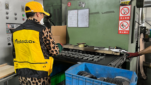 ผ้าเบรกหน้า D924 581012HA10 M1604สำหรับ Hyundai Kia Chery Tiggo omoda Xcite exeed LX MAZDA Lada evolute SOUL - Product Image 5