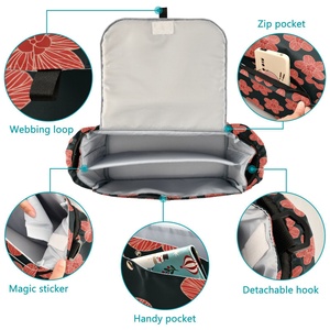 Organizador de Pañales Personalizado con Diseño de Flor Roja Hawaiana, Bolsa para Cambiar Pañales, Organizador para Cochecito - Product Image 2