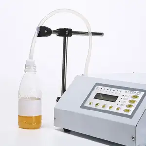 Pompe magnétique automatique de bureau CNC de remplissage d'eau liquide avec convoyeur 110V-220V pour Machine de remplissage de parfum