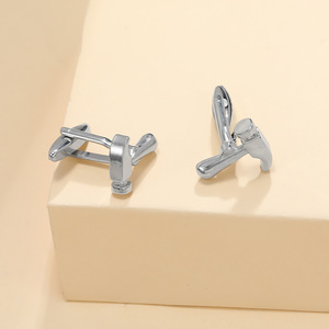 Vendita calda regali classici strumenti a forma di ascia forbici smalto personalizzato <span class=keywords><strong>barba</strong></span> gemelli per gli uomini di lusso - Product Image 4