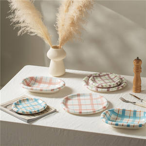 Juego de Platos de Cerámica Gruesa con Diseño de Cuadrícula Pintado a Mano en Tonos Pastel, Vajilla para el Hogar - Product Image 2