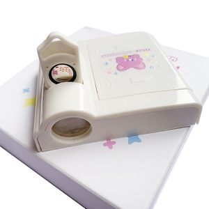 Projecteur d'anniversaire en plastique, style identique à Xiaohongshu, accessoires <span class=keywords><strong>photo</strong></span> de fête, <span class=keywords><strong>lampe</strong></span> de projection, décoration de scène de fond joyeuse - Product Image 5