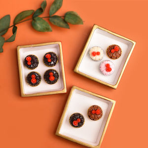 Cabujón de resina de pastel de chocolate y fresa simulado con reverso plano para manualidades, comida en miniatura, dijes de resina y decoración de fundas de teléfono - Product Image 4