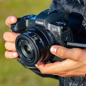 Adaptador de Montura de Anillo de Control Canon EF-EOS R (Empaque Minorista) - Product Image 6