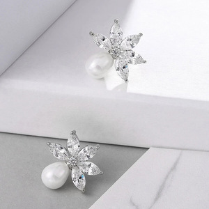 Elegant Eye Shape Flower Stud Earrings for Women Simple Daily Wear Ear Accessories - Product Image 5