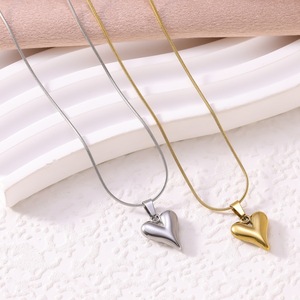 <span class=keywords><strong>Collier</strong></span> avec pendentif en forme de cœur pour femmes, couleur or/<span class=keywords><strong>argent</strong></span>, chaîne en <span class=keywords><strong>maille</strong></span> brillante, bijoux minimalistes, cadeau pour la Saint-Valentin - Product Image 2