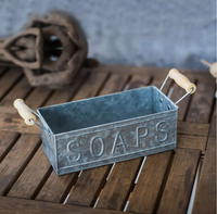 Plateau de rangement en métal galvanisé avec poignées en bois, boîte de rangement rectangulaire vintage en fer pour la décoration du comptoir de la salle de bain et de la cuisine