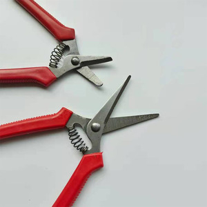 กรรไกรตัดแต่งกิ่งแบบโค้ง รุ่น Mountain Wisteria ใบมีดเหล็กคาร์บอน 50 มม. เส้นผ่านศูนย์กลางตัดแต่ง 10-20 มม. ด้ามจับยาง อุปกรณ์ทำสวน - Product Image 5