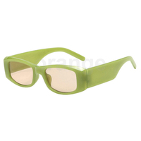 Lunettes de soleil carrées tendance, lunettes de soleil à la mode, vente en gros pas chère, classiques, populaires, lunettes de soleil en plastique pour hommes et femmes