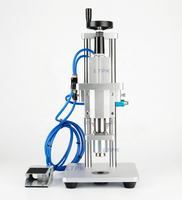 Machine de sertissage pneumatique pour petites fioles en verre, ampoules et flacons de liquide oral avec bouchons en aluminium ou en plastique à ouverture rapide