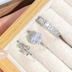 Luxe Élégant Floral Bambou Argent Plaqué Laiton avec CZ Egg Cut Anneau Ouvert Réglable pour les Femmes - Product Image 1