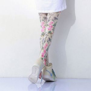 Collant a compressione 20 denier con stampa floreale dipinta a mano cinese per ragazze, ideali per sport invernali in montagna e al mare, collant di design - Product Image 4