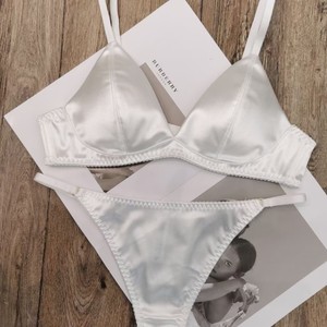 Ensemble de lingerie en satin chaud, soutien-gorge triangle de haute qualité, confortable, sans armatures - Product Image 2