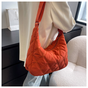 Paparazzi-Bolso Hobo acolchado suave de gran capacidad para mujer, bolsa cruzada de nailon, PA0467 - Product Image 4