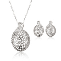 Ensemble de bijoux à la mode, collier et boucles d'oreilles, accessoires de bijouterie luxueux et exquis