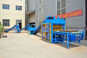 Machine de fabrication de briques à emboîtement automatique Machine hydraulique de bloc de terre comprimée en argile de sol - Product Image 5