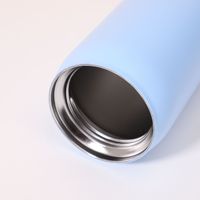 Botella Aislada al Vacío de Doble Capa de Acero Inoxidable Moderna con Logotipo Personalizado OW2, 20oz/32oz, Mantiene la Temperatura de 6 a 12 Horas, a Prueba de Fugas, con Revestimiento de Goma