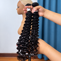 Extensions de cheveux humains 1B Noir Naturel Ondulé Profond, Tissage à Double Trame, Cheveux Bouclés Profonds, Vente en Gros, Fournisseur de Cheveux Vietnamiens