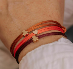 Inspire Jewelry - Brazalete de Acero Inoxidable PERSONALIZADO PROUD MOM, Nuevo Diseño, Ajustable, para Madres y Mujeres, Regalo con Dije en Blanco - Product Image 3