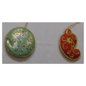 Ornement de Noël suspendu fait à la main, formes rondes - Product Image 1