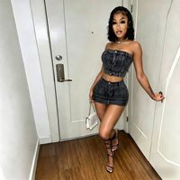 Ensemble 2 pièces tendance pour femme : mini-jupe en jean et haut court en denim bleu style streetwear
