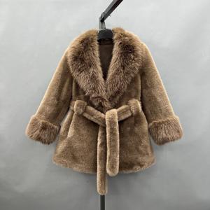 <span class=keywords><strong>Cappotto</strong></span> da Donna Janefur Personalizzato in Pelliccia di Visone Sintetica Marrone con Strisce Morbide, <span class=keywords><strong>Collo</strong></span> a V e Cintura - Product Image 2