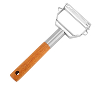 Éplucheur de pommes de terre 2 en 1 en acier inoxydable avec manche en bois Articles ménagers durables pour la cuisine à domicile