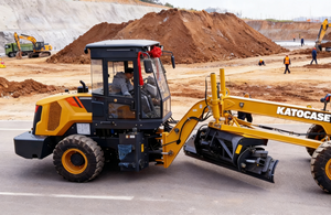 Грейдер KATOCASE 4165DG4 с двигателем Cummins, мощность 132 кВт, эксплуатационная масса 16810 кг, ширина отвала 3660 мм, коробка передач, мотор-насос - Product Image 6