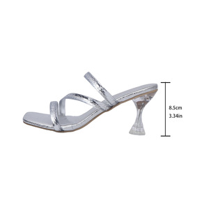 รองเท้าส้นสูงคริสตัลแบบใหม่รับซัมเมอร์ ดีไซน์เซ็กซี่ หัวเหลี่ยม ไซส์ใหญ่ สวยหรู ทันสมัย - Product Image 5